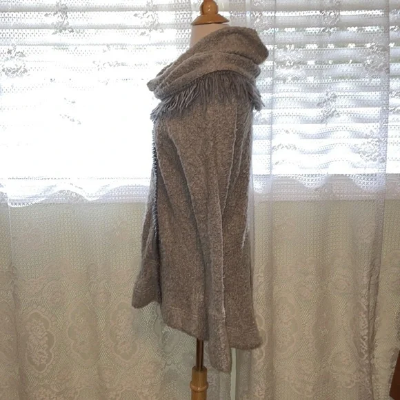 Angel Of The North Sweater - Picture 3 of 9